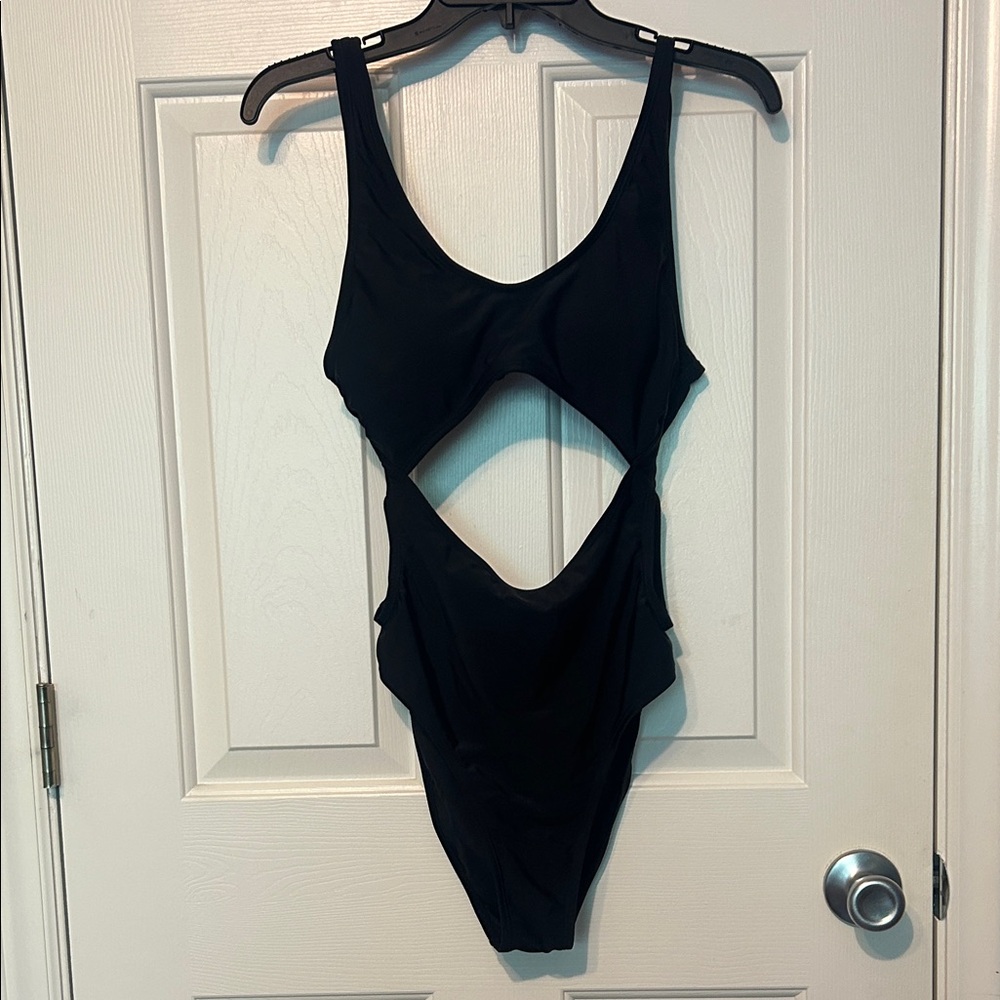 Cupshe Black Cutout Swimsuit NWT